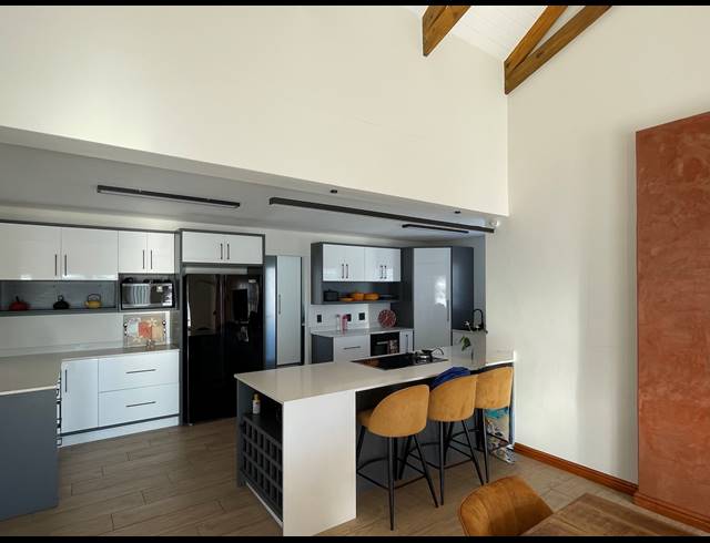 3 BEDROOM HOUSE FOR SALE IN LAGUNA SANDS